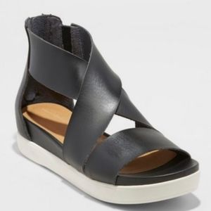 Black sandals- Universal Threads- Hummingbird